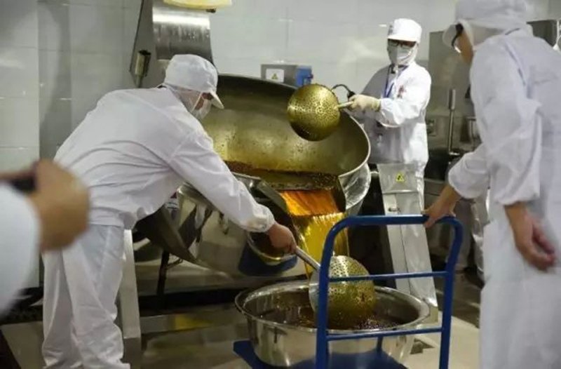 传承的味道——五代非遗牛肉酱易佰福食品的传奇故事